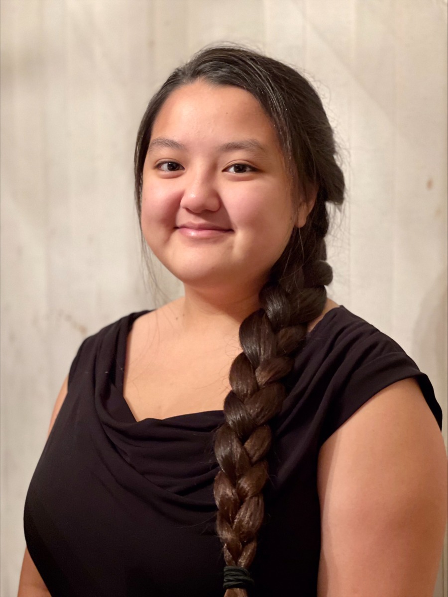 Gao Kia Moua Headshot